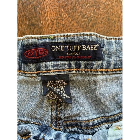 One Tuff Babe Stretch Booty Jean Shorts Embroidered Detail on Pocket - Picture 2 of 4